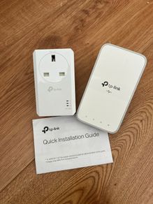 TP-Link TL-WPA7617 KIT AV1000 Powerline Adapter WiFi Extender