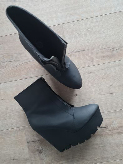 Cheap Monday