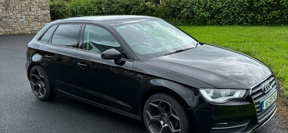2016 Black Audi a3 1.6 TDI.