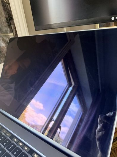 Immaculate Apple MacBook Pro 16" (i7, 32GB RAM)