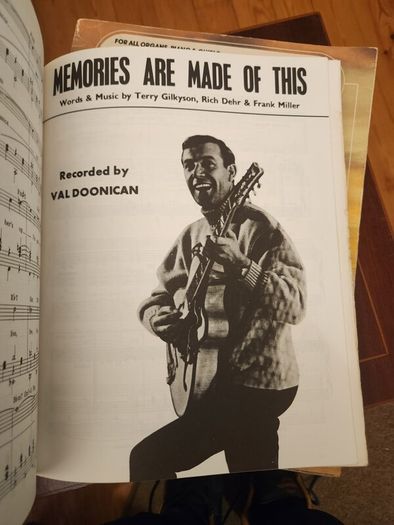 Music Song Books X 2. 100 Songs To Remember. 40 Ezplay  Today. Large Volume Paperback In Good Condition. 38