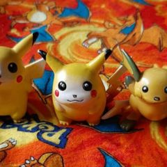 Pokemon Tomy 1998 Figures Pikachu and Raichu