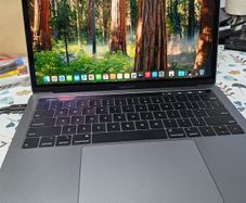 MacBook Pro i7-16ram - 1tb ssd-seqoia