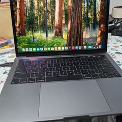 MacBook Pro i7-16ram - 1tb ssd-seqoia