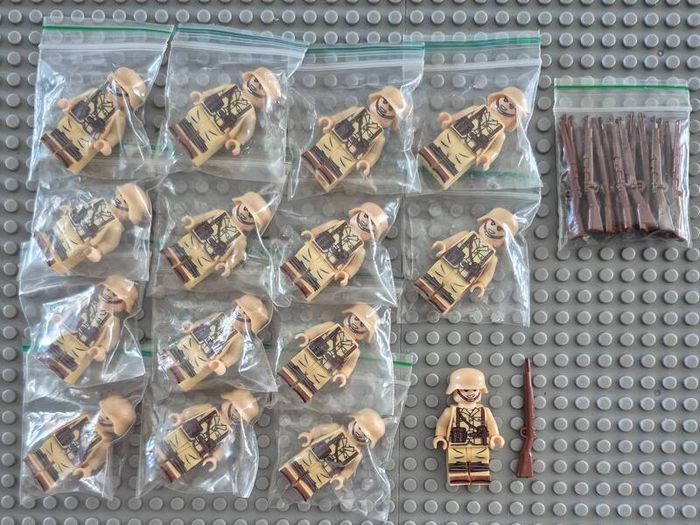 Lego compatible, military figures, German Africa korp. 15 figures plus rifles.