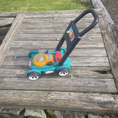 Little Tikes lawnmower with petrol can