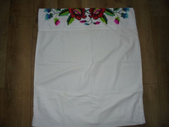 Embroidered pillowcases
