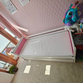 Single bed