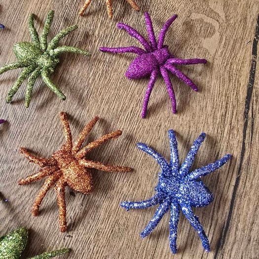 Set of 8 sparkly spiders