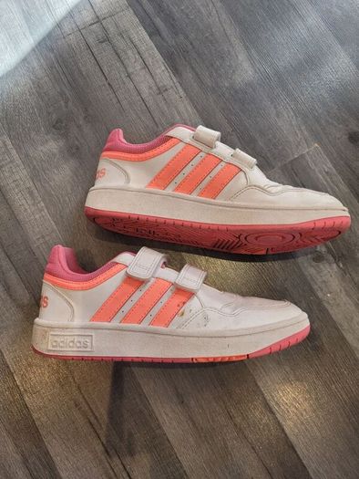 Girls White addidas runners