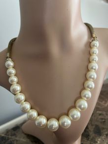 pearl necklace