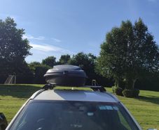 Roof box and rails
