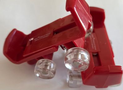 Build-a-bear roller skates
