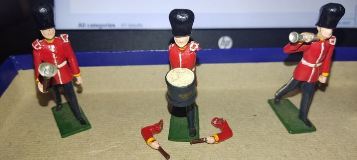 Model Soldiers Lim Ed Set - Royal Scots Dragoon Guards Drum & Bugle Set