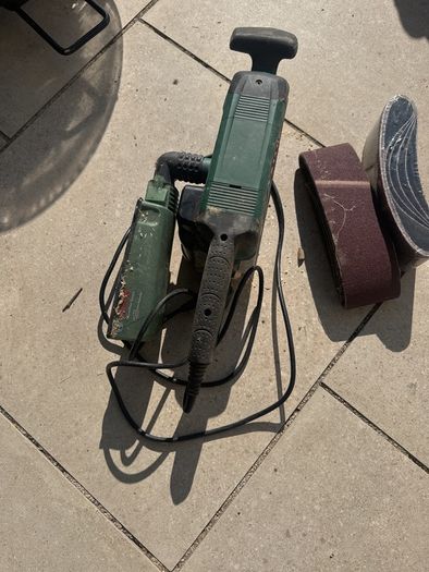 Bosch PBS 75 A Belt Sander (710W) + Extra Sanding Belt