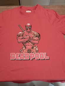Deadpool graphic t shirt size XL,