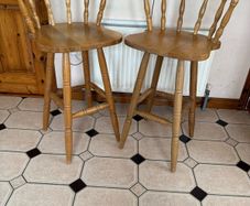 Pair of Rubberwood Bar Stools in Very Good Condition