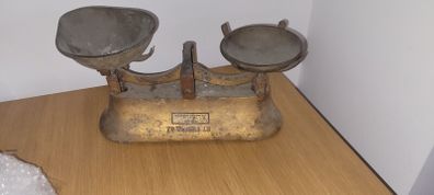 Antique weighting  scales