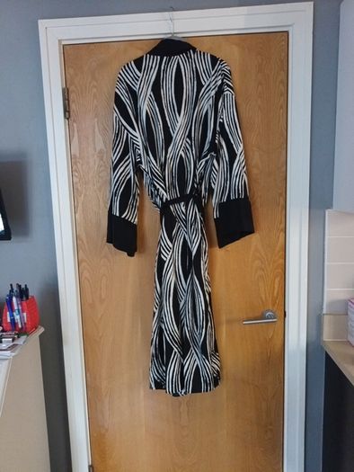 Primark Satin Dressingown.  Size M - 12-14.  B.N.W.T