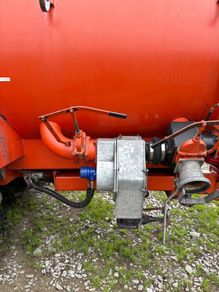 Slurry tanker