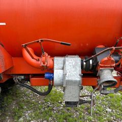Slurry tanker