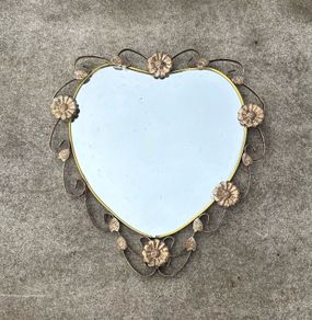 Vintage Retro Kitsch loveheart morror needs to be glued