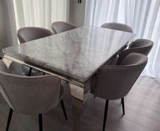 table and 6 chairs
