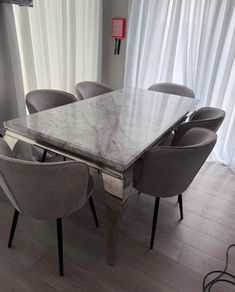 table and 6 chairs