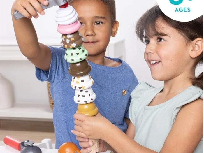 Melissa & Doug Wooden Ice Cream Counter