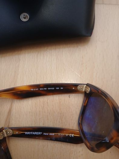 Broken Rayban wayfarer classic