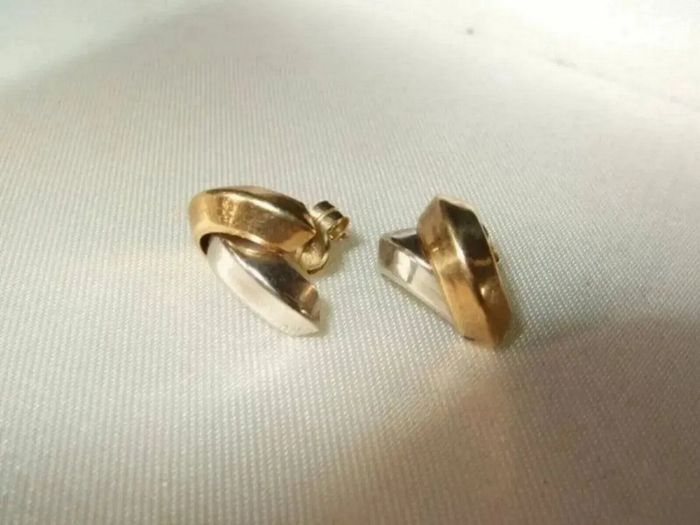 Vintage Hallmarked 9ct White/Yellow Gold Earrings