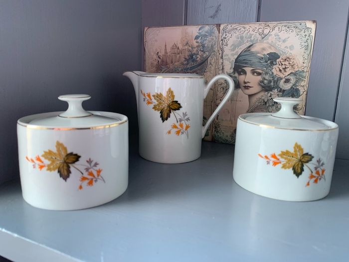 Delicate China Teaset