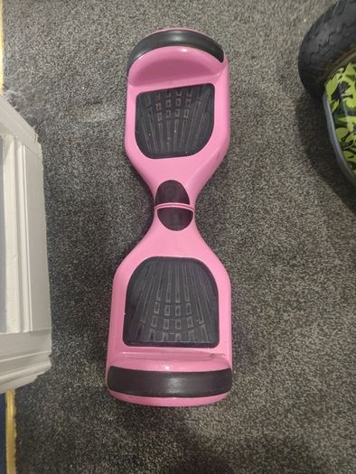 2 hoverboards comes with 1 charger