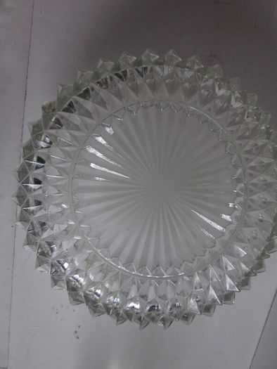 Two Vintage Indiana Glass Diamond Point  Bowls