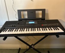 Yamaha PSR-E463 digital keyboard