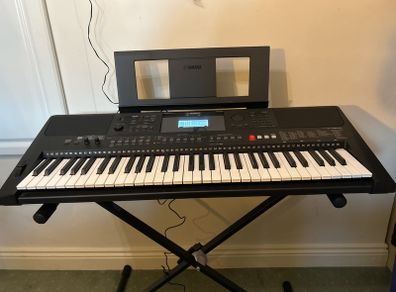 Yamaha PSR-E463 digital keyboard