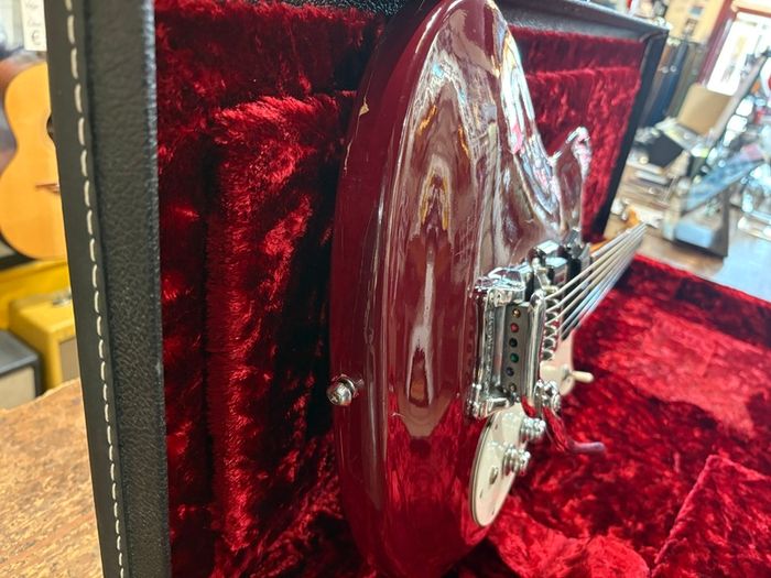 Zen-On Morales Mosrite Red 1960's
