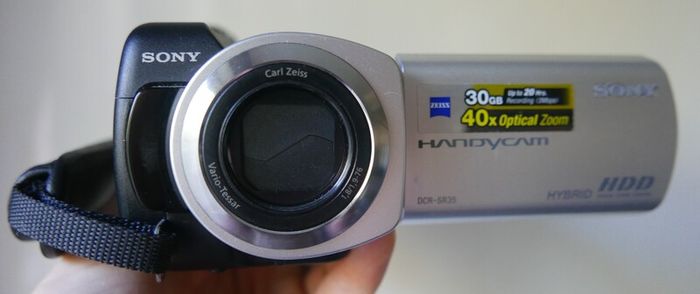 Sony Handycam DCR-SR35E 30GB HDD Camcorder, Y2K Digicam, Retro Video Camera, Carl Zeiss 40x Zoom, Vintage Digital Handycam