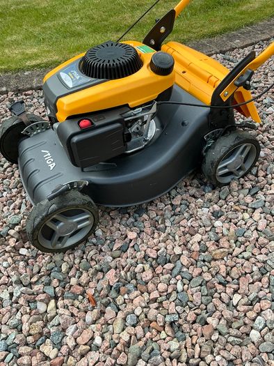 STIGA petrol lawnmower 16 inch