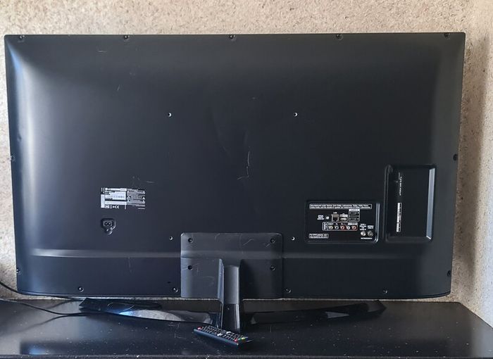Lg 49" 4k Smart Tv (49uj701v)