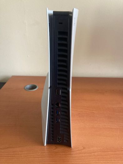 Playstation 5 Slim 1TB (Disk Drive, 2 TMR Controllers & Resident Evil 4)