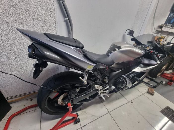 Yamaha R1 2004