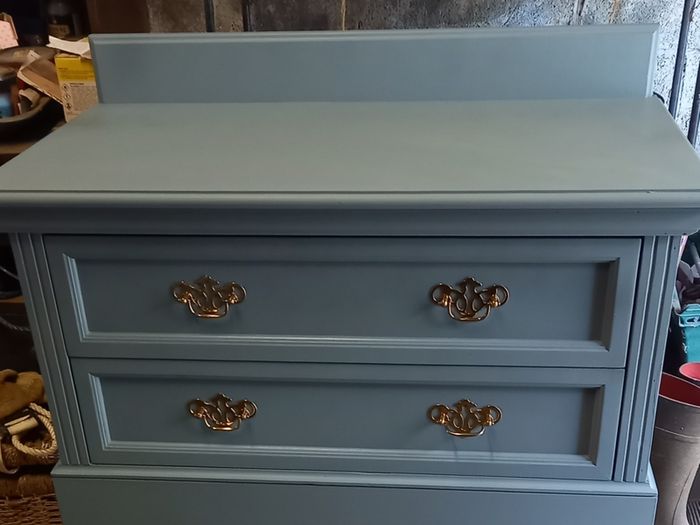 Lowboy chest of drawers