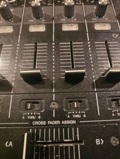 Pioneer DJM 800 (Mint Condition)