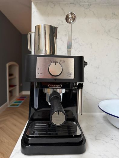DeLonghi Stilosa Espresso Coffee Machine