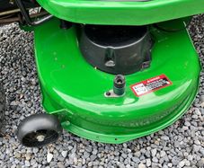 John Deere Lawn Teactor Ride on Mower