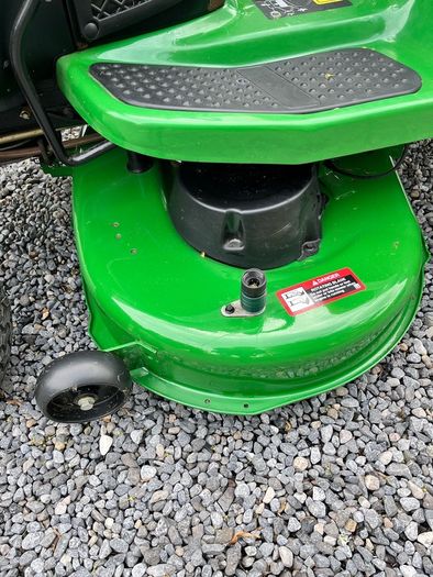 John Deere Lawn Teactor Ride on Mower