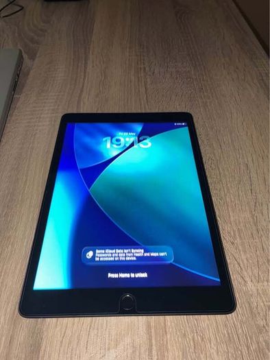 IPad 9th Gen 64GB - Like New