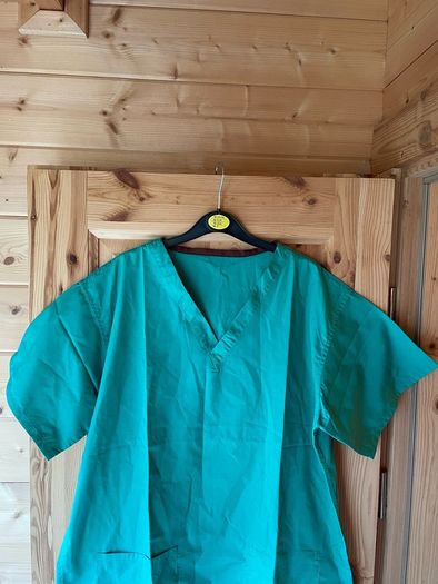 Scrubs Medium Top