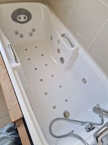 Jacuzzi bath